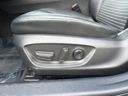 Certified 2022 Toyota Camry SE image 39