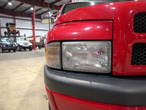 Used 1997 Dodge Ram 1500 Truck 2WD Club Cab image 38