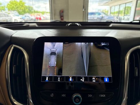 Used 2023 Chevrolet Equinox Premier AWD/4WD image 40