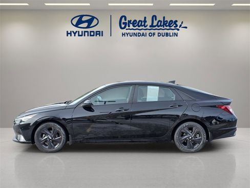Used 2022 Hyundai Elantra SEL image 2