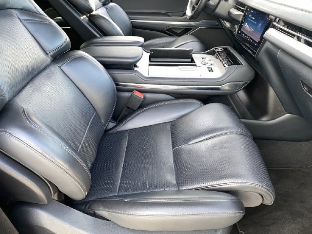 Used 2025 Lincoln Navigator L Reserve AWD/4WD image 13