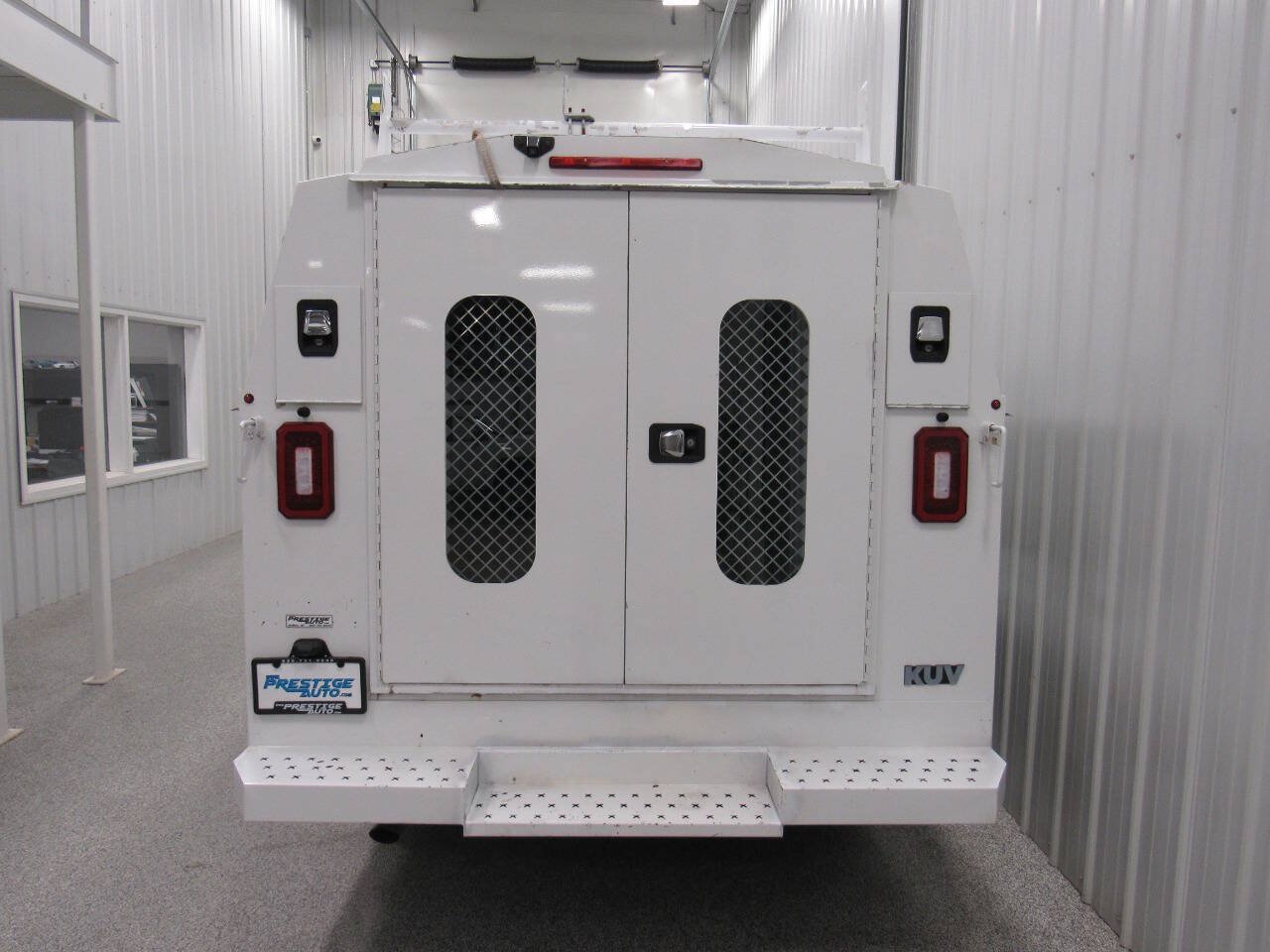 Used 2018 Chevrolet Express 3500 w/ Power Convenience Package RWD image 12