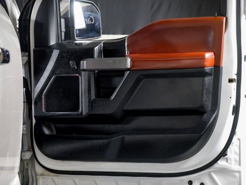 Used 2018 Ford F150 Platinum w/ Equipment Group 701A Luxury image 37