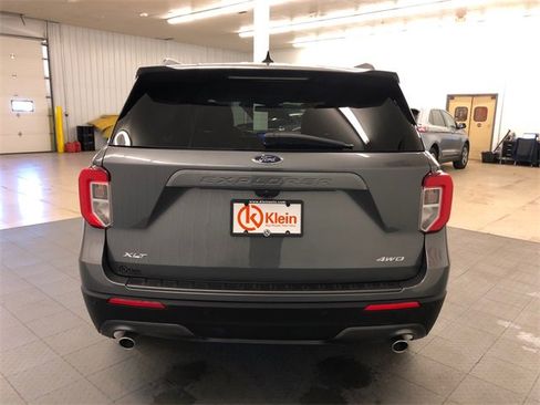 Used 2022 Ford Explorer XLT w/ Equipment Group 202A image 7