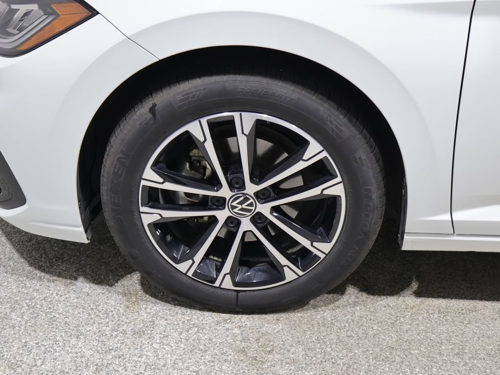 Used 2025 Volkswagen Jetta Sport FWD image 8