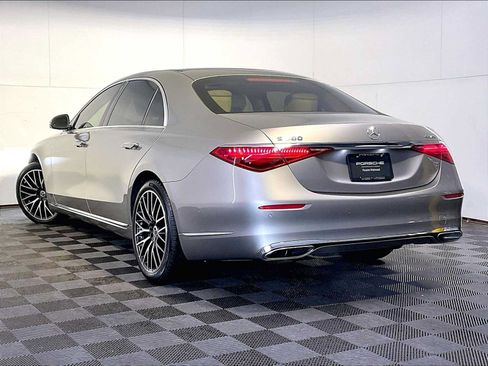 Used 2024 Mercedes-Benz S 580 4MATIC Sedan image 3