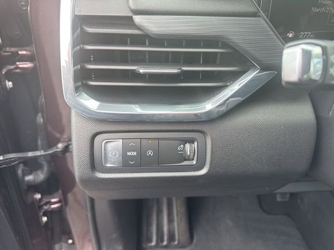 Used 2024 GMC Acadia Elevation image 26