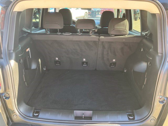 Used 2023 Jeep Renegade Latitude AWD/4WD image 24