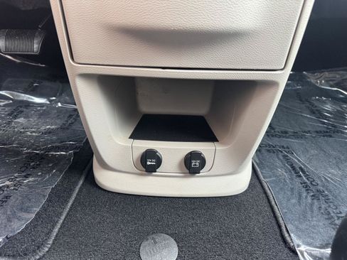Used 2019 Dodge Grand Caravan SE w/ UConnect Hands-Free Group FWD image 22