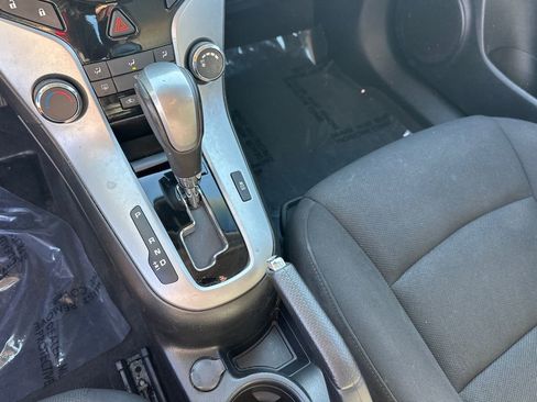 Used 2012 Chevrolet Cruze LT image 29