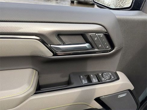 Used 2025 Chevrolet Silverado 1500 ZR2 w/ Technology Package image 14