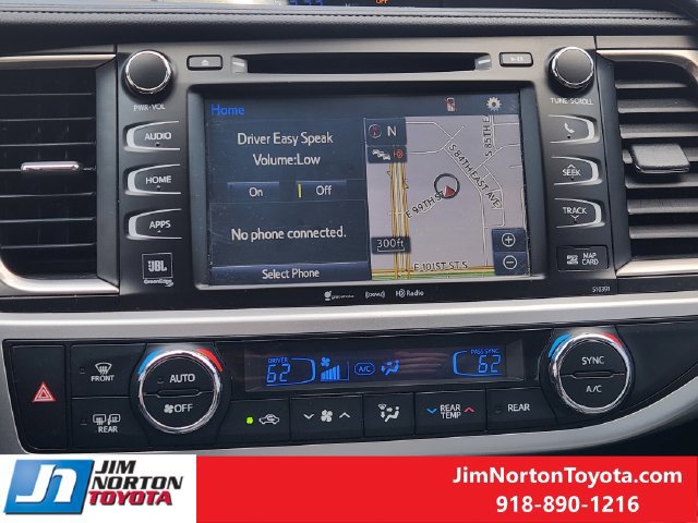Used 2019 Toyota Highlander Limited FWD image 18