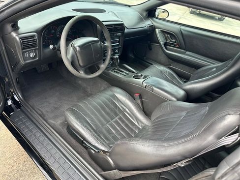 Used 2002 Chevrolet Camaro Z28 RWD image 13