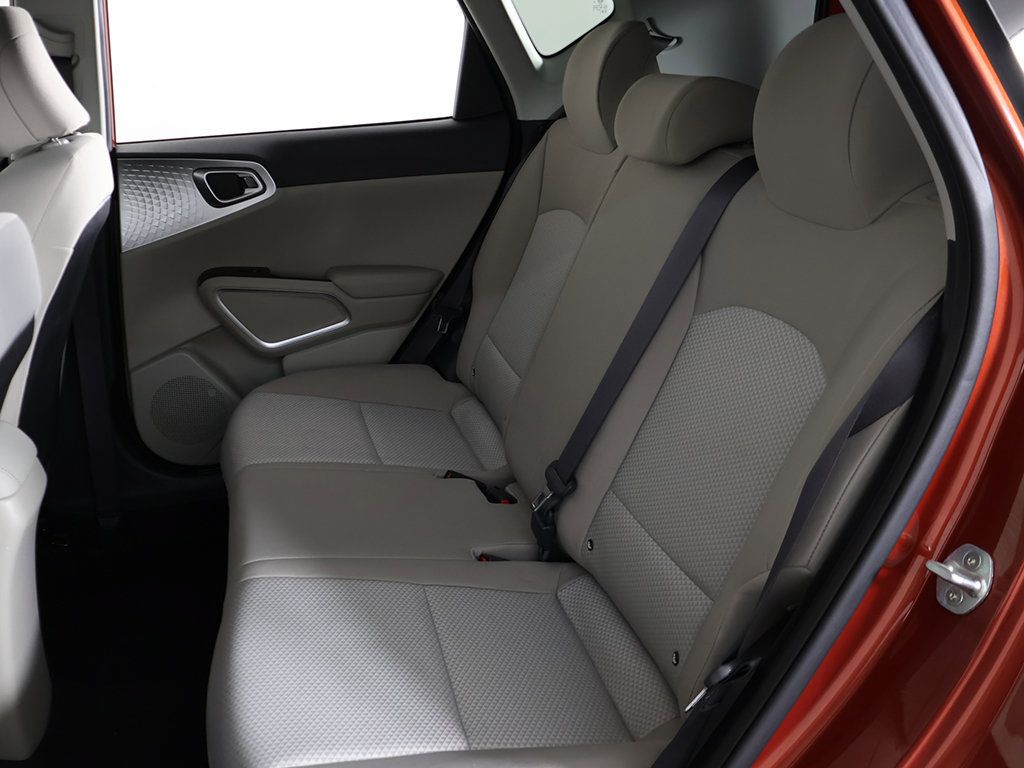 Used 2021 Kia Soul LX FWD image 30