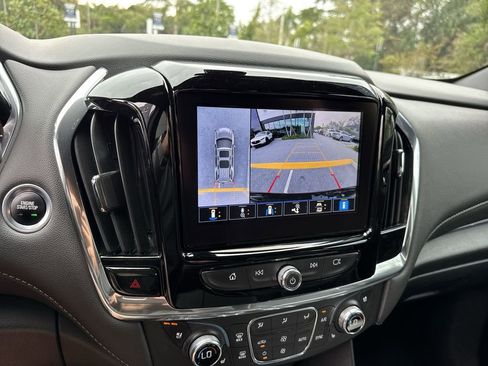 Used 2023 Chevrolet Traverse Premier image 50