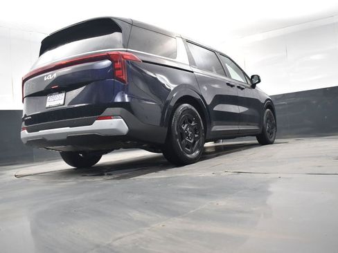 New 2026 Kia Carnival LX FWD image 16