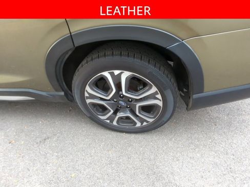 Used 2023 Subaru Ascent Touring AWD/4WD image 5