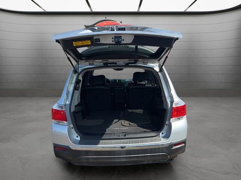 Used 2011 Toyota Highlander Limited w/ Tow Pkg image 19