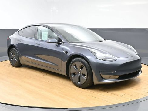 Used 2023 Tesla Model 3 Standard Range RWD image 4
