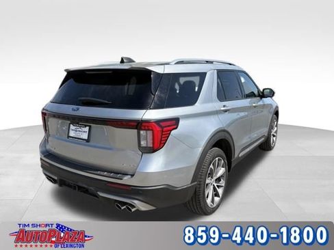 Used 2025 Ford Explorer Platinum w/ Ultimate Package AWD/4WD image 2