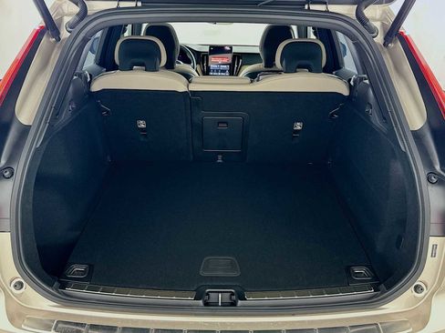 New 2026 Volvo XC60 B5 Plus w/ Protection Package Premier image 23