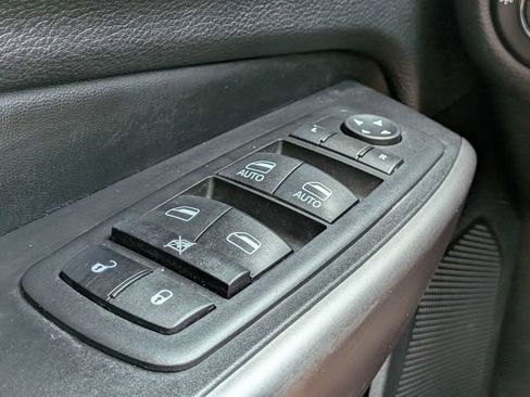Used 2021 Jeep Cherokee Limited AWD/4WD image 30