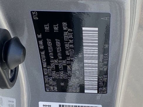 Certified 2025 Toyota Sienna XLE FWD image 35