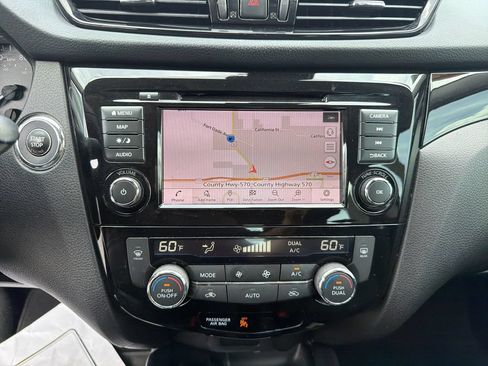 Used 2022 Nissan Rogue Sport SL AWD/4WD image 38