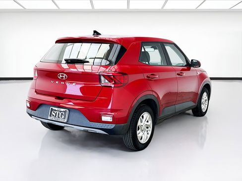 Used 2021 Hyundai Venue SE FWD image 4