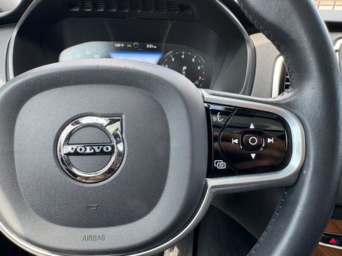 Used 2022 Volvo XC90 T6 Momentum w/ Advanced Package image 40
