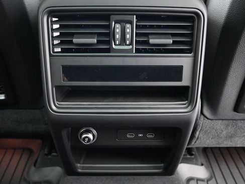 Certified 2026 Porsche Cayenne AWD/4WD image 8