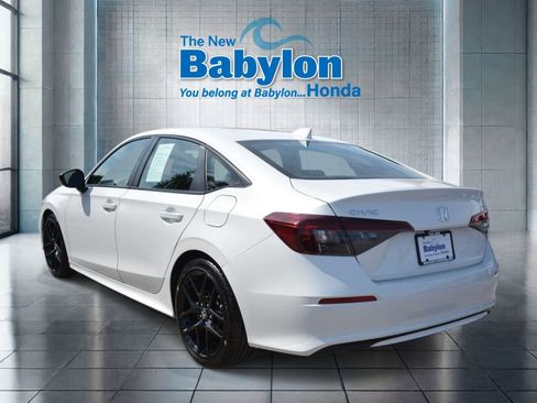 Used 2025 Honda Civic Sport image 3