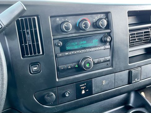 Used 2017 GMC Savana 2500 image 13