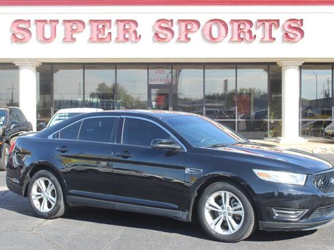 Used 2017 Ford Taurus SEL image 1