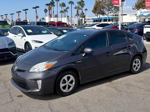 Used 2013 Toyota Prius Two FWD image 3