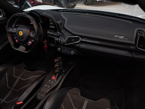 Used 2013 Ferrari 458 Spider RWD image 28