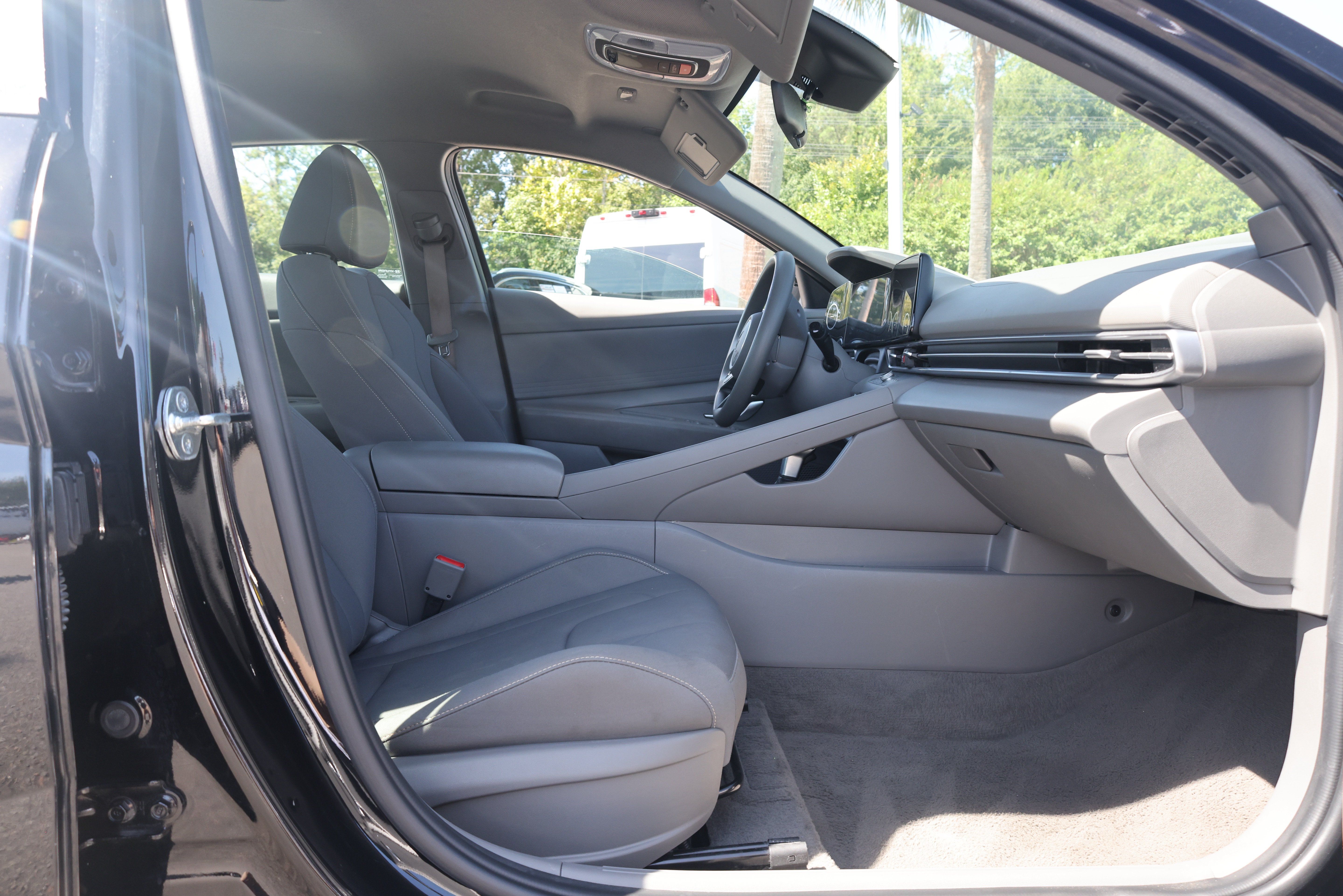 Used 2024 Hyundai Elantra SEL FWD image 14