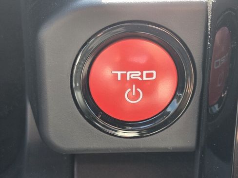 Used 2025 Toyota Tacoma TRD Off-Road AWD/4WD image 28