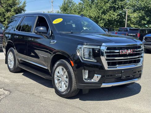 Used 2024 GMC Yukon SLT w/ SLT Luxury Package AWD/4WD image 2