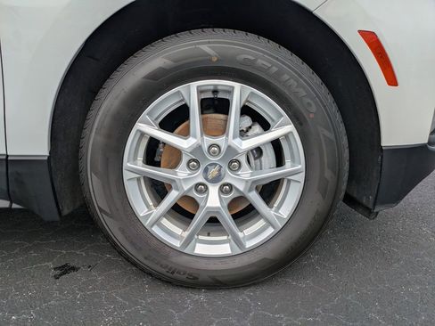 Used 2024 Chevrolet Equinox LT image 11