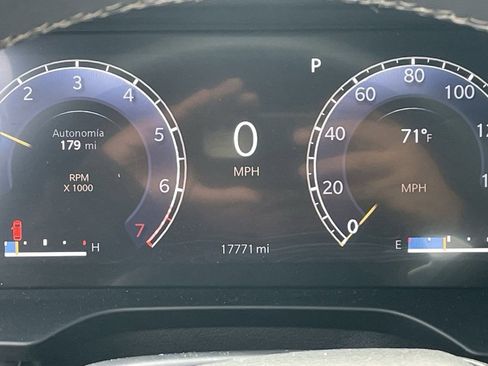 Used 2023 Jeep Grand Cherokee L Altitude image 8