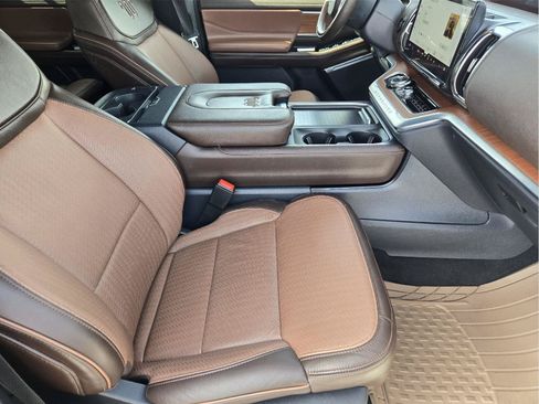 Used 2025 Ford Expedition King Ranch AWD/4WD image 13