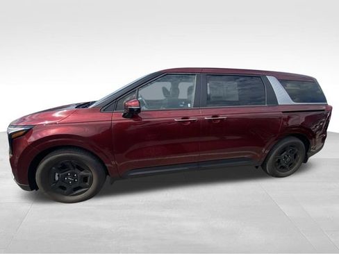 Used 2026 Kia Carnival FWD image 3