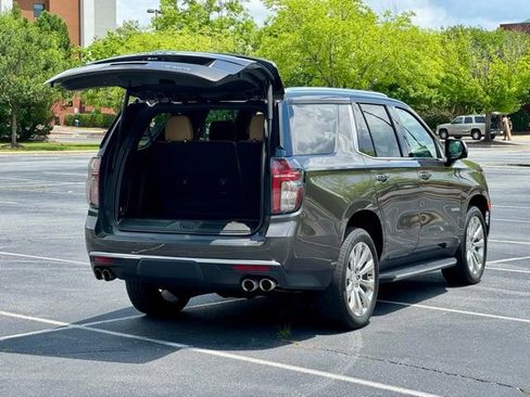 Used 2021 Chevrolet Tahoe Premier w/ Premium Package AWD/4WD image 18
