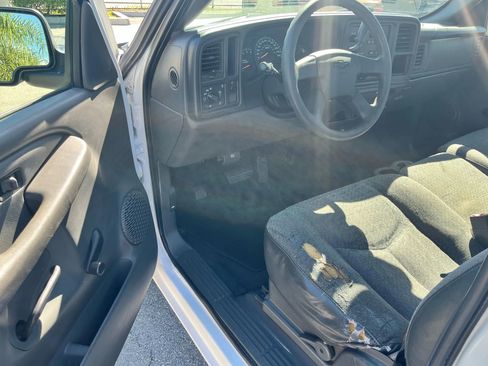Used 2005 Chevrolet Silverado 1500 W/T image 14