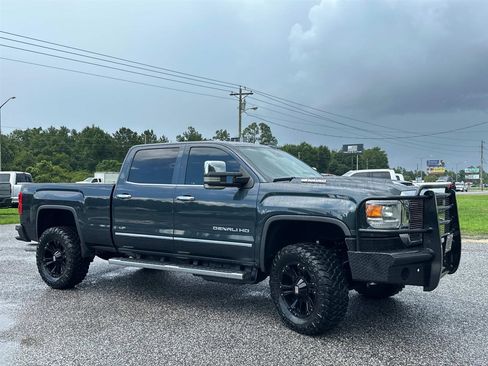 Used 2019 GMC Sierra 2500 Denali w/ Duramax Plus Package image 3