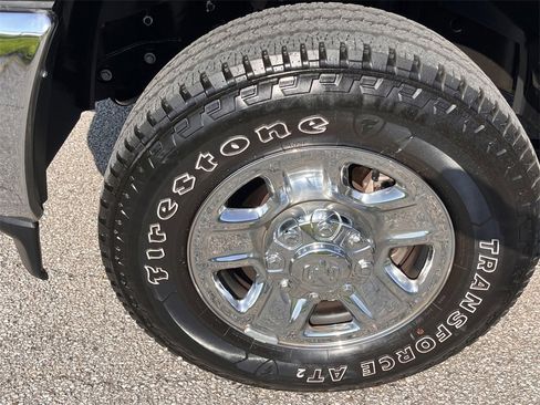 Used 2024 RAM 2500 Tradesman w/ Chrome Appearance Group image 13