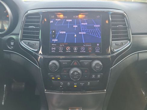 Used 2019 Jeep Grand Cherokee Limited AWD/4WD image 14