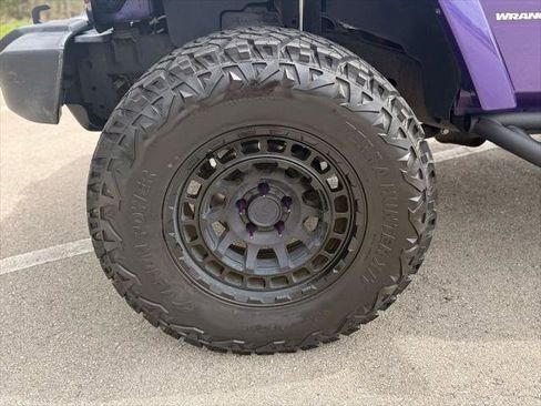 Certified 2018 Jeep Wrangler Sahara w/ Connectivity Group image 33