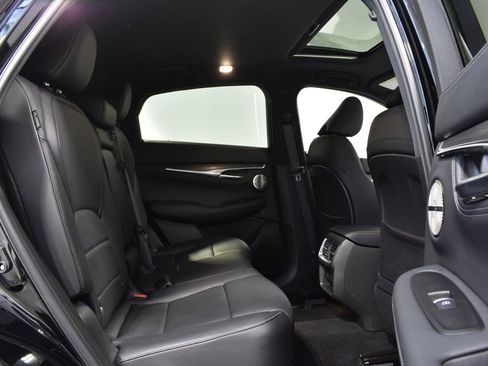 Certified 2025 INFINITI QX55 Essential image 30